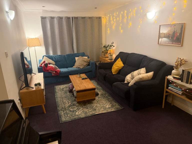Large 3 Seater Sofa – Extremely Comfortable – Great Condition