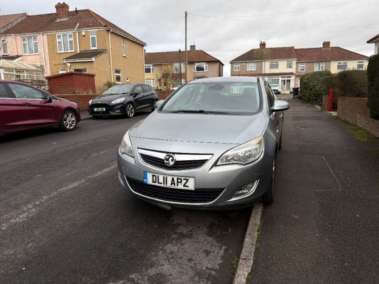Vauxhall, ASTRA, Hatchback, 2011, Manual, 1598 (cc), 5 doors