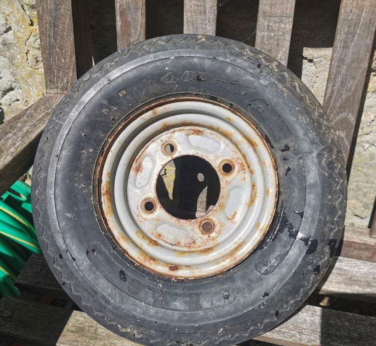 8 inch trailer wheel and tyre - pick up lugar 