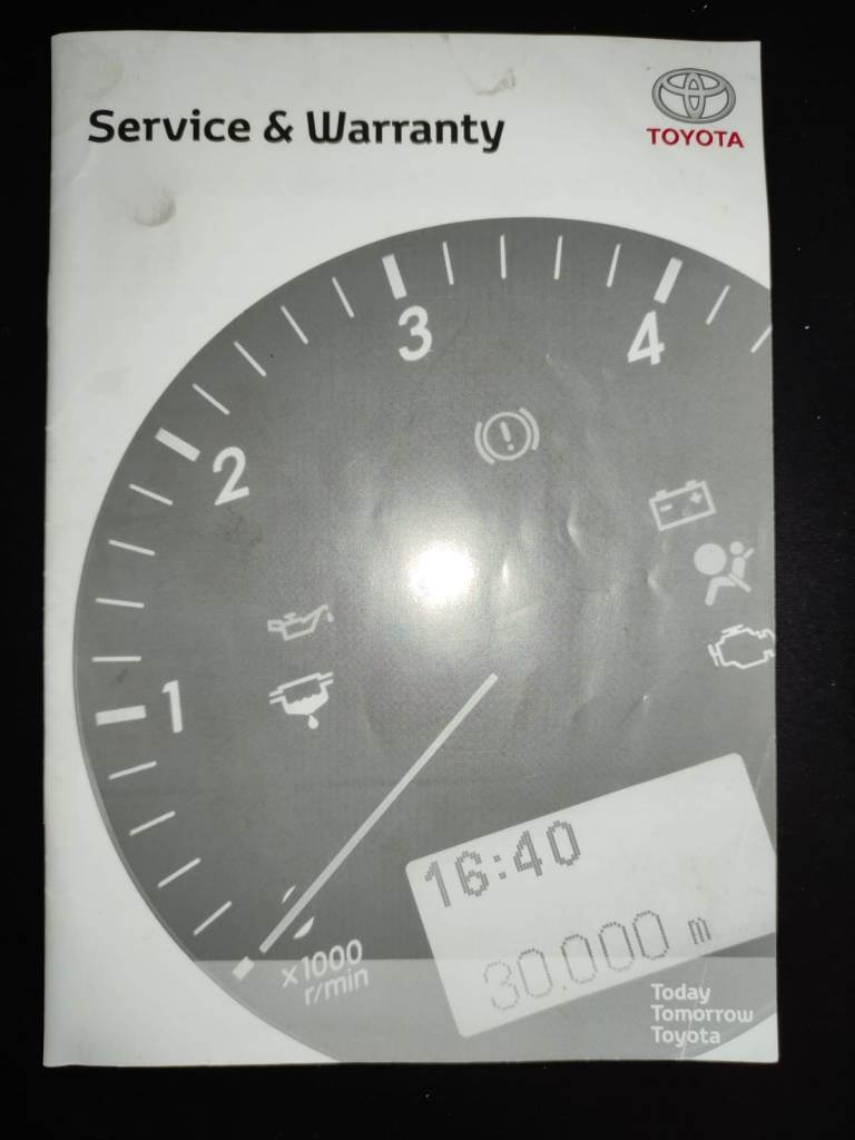 TOYOTA SERVICE HISTORY WARRANTY BOOK SCHEDULE BOOK PETROL PRE-USED