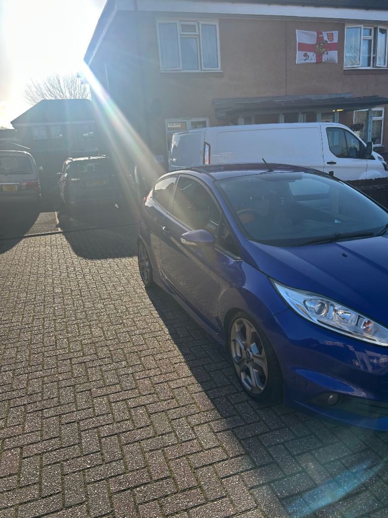 Ford, FIESTA, Hatchback, 2014, Manual, 1596 (cc), 3 doors