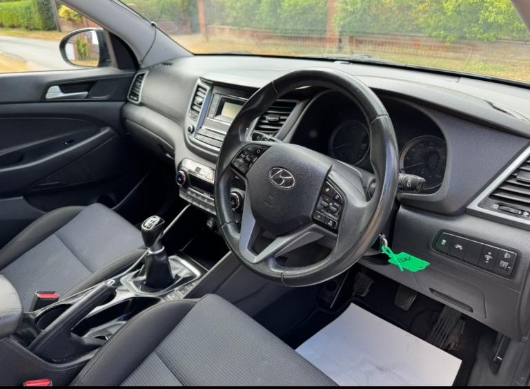 2015 (65) HYUNDAI TUCSON 1.7 CRDi SE BLUEDRIVE LONG MOT FSH 11 STAMPS! STUNNING!