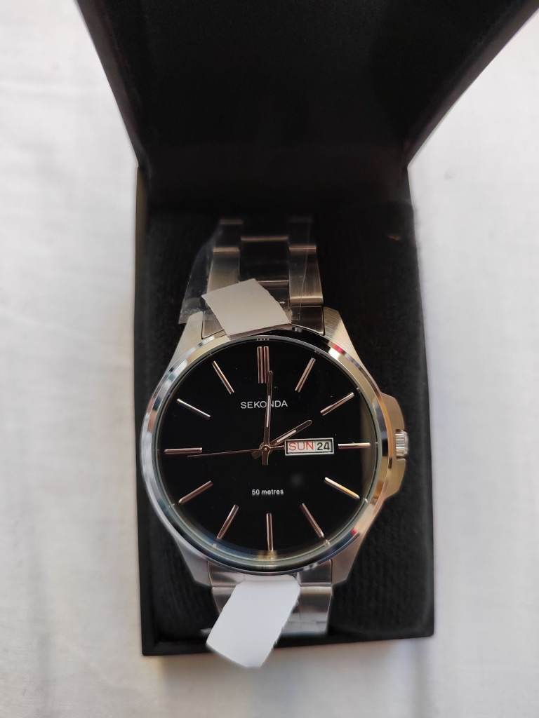 SEKONDA WRISTWATCH BNIB