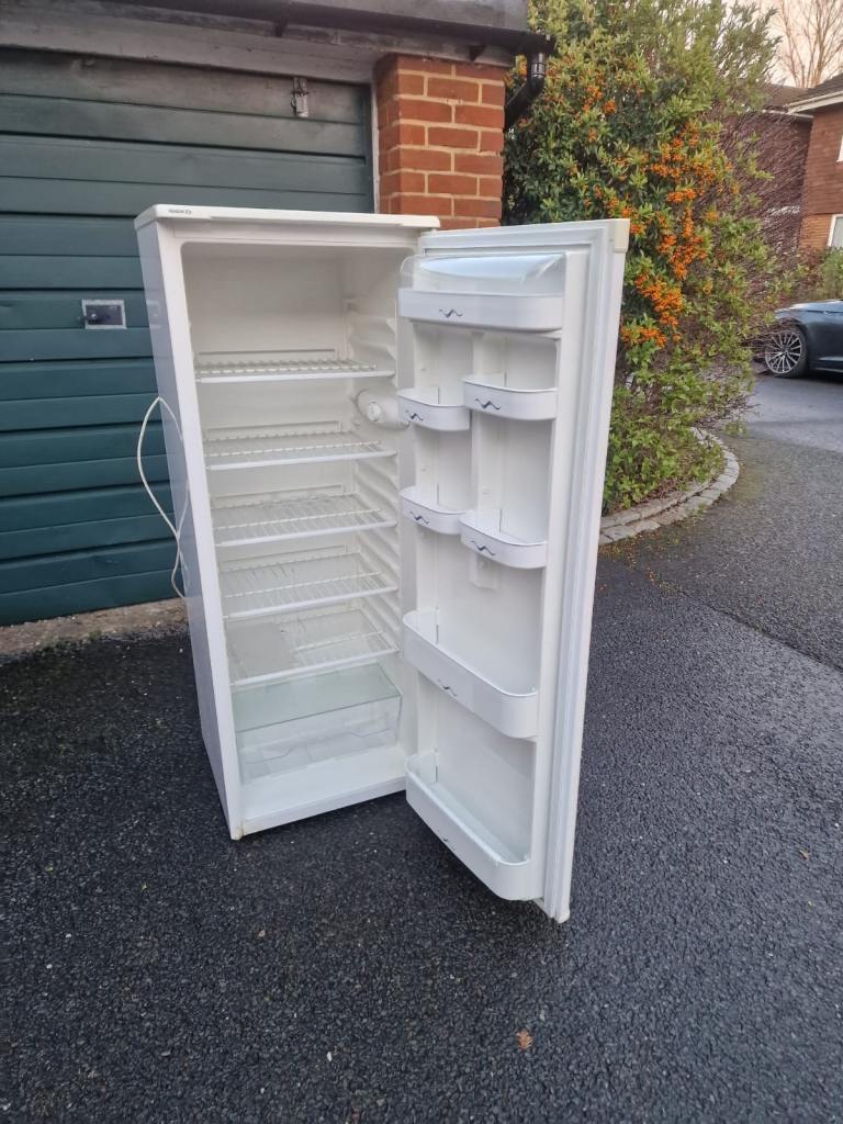 Beko Fridge. TLS480.