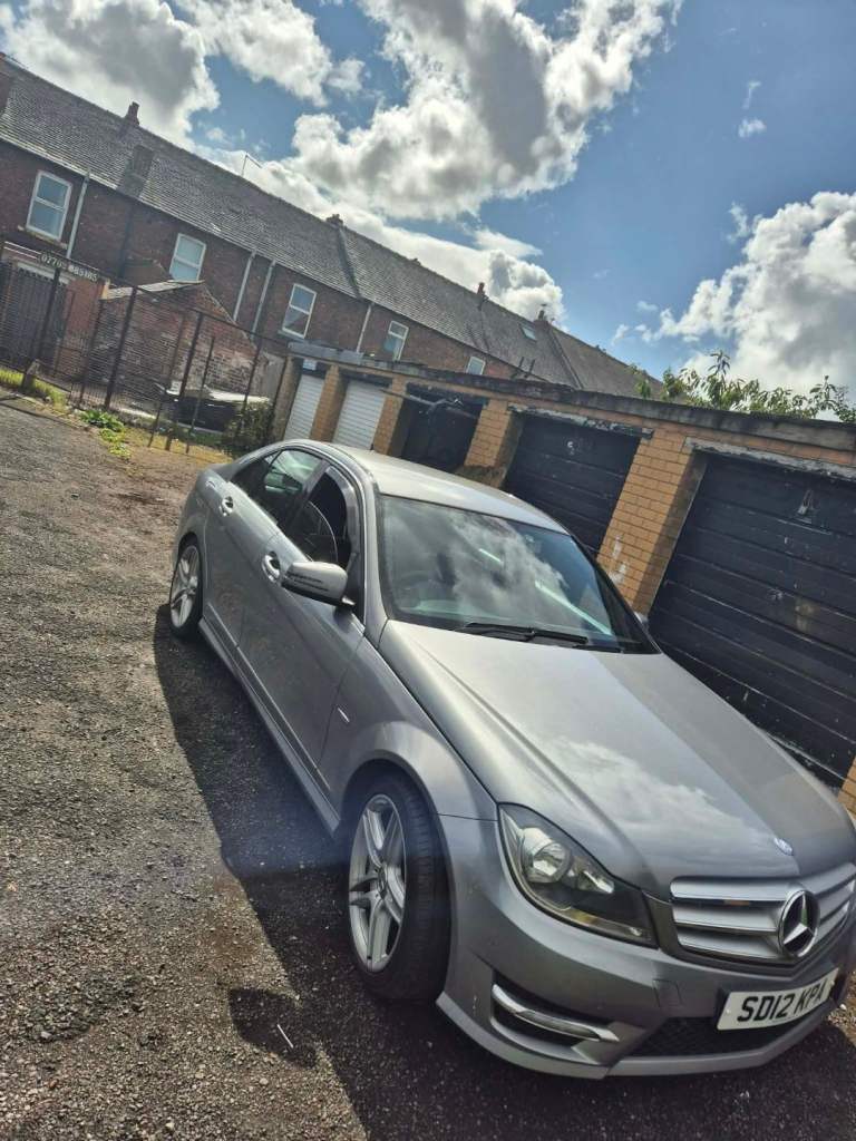 image for Mercedes-Benz, C CLASS, Saloon, 2012, Manual, 2143 (cc), 4 doors