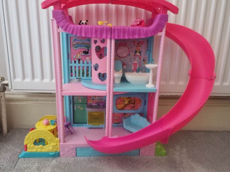 Doll house
