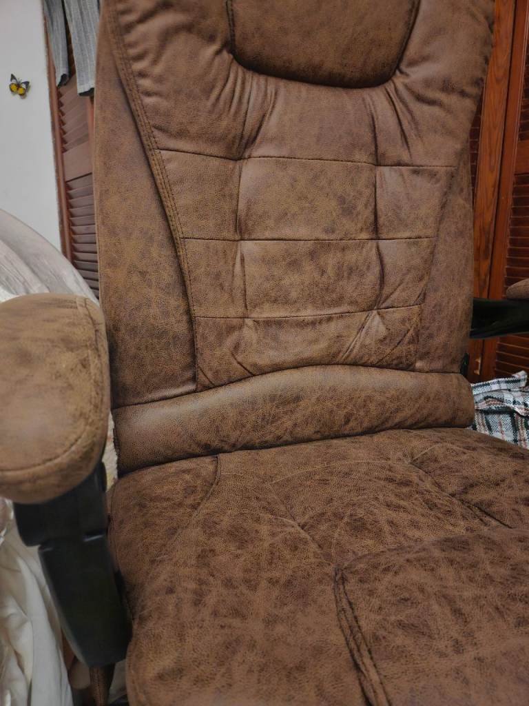 Brown Massage Office Chair with Heat Function – Good Condition
