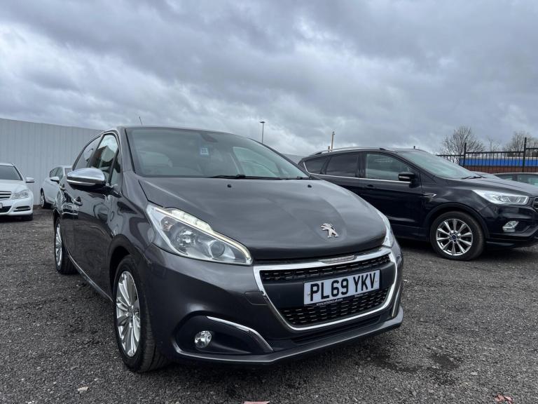 2019 Peugeot 208 1.2 PureTech 82 Signature 5dr [Start Stop] HATCHBACK PETROL Manual