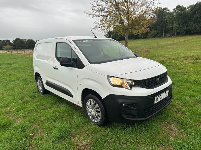 Peugeot partner, ex major fleet ,F/S/H, three seats, ready to go £5495 no vat px welcome