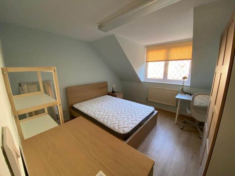 A Spacious Double Room Available