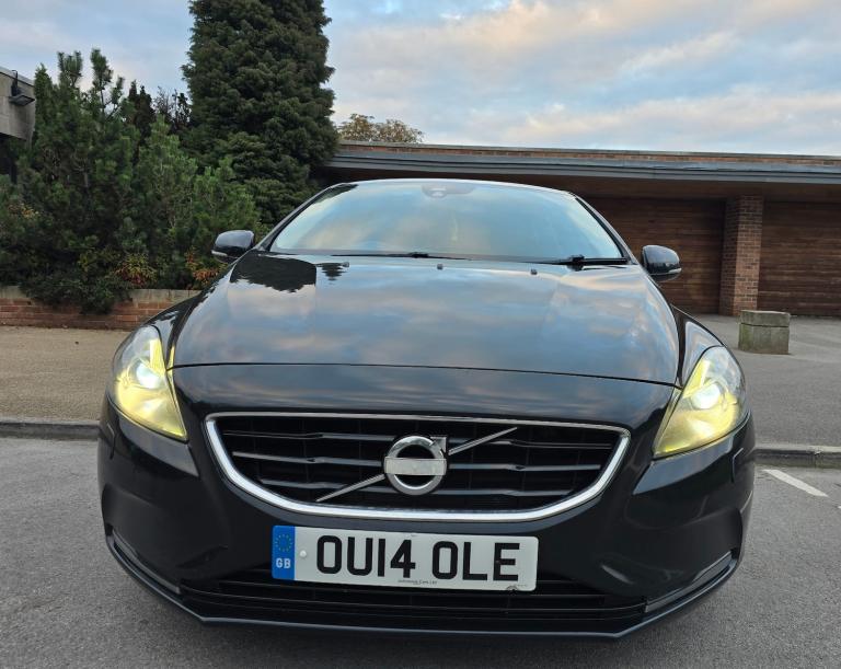 VOLVO V40 D4 SE LUX NAV 2.0 DIESEL LEATHER 1 OWNER F S HISTORY 