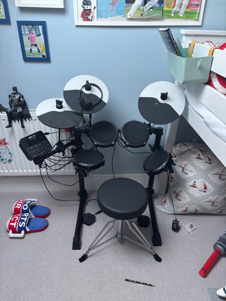 Alesis Debut Kit Electronic Drum Kit with Stool and Headphones