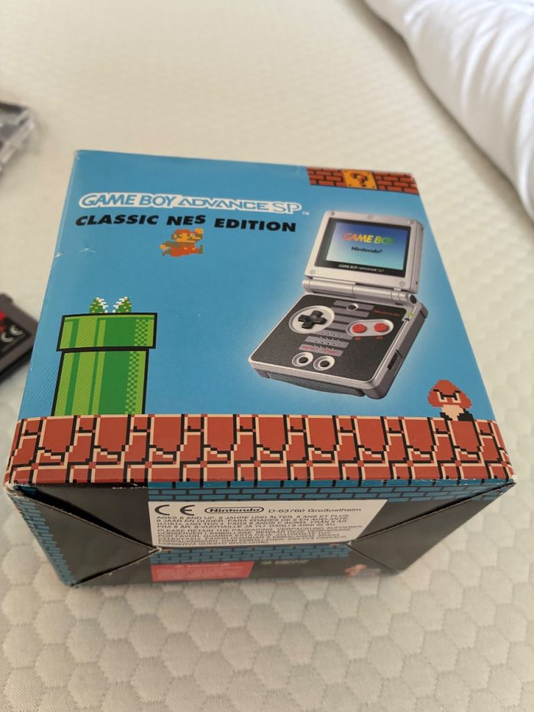 Nintendo gameboy advance sp classic nes edition boxed mint