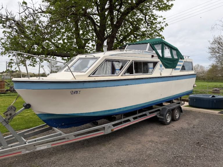 VIKING 26 1991 centre cockpit 
