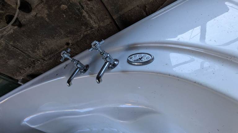 Air bath jacuzzi hydro bath 