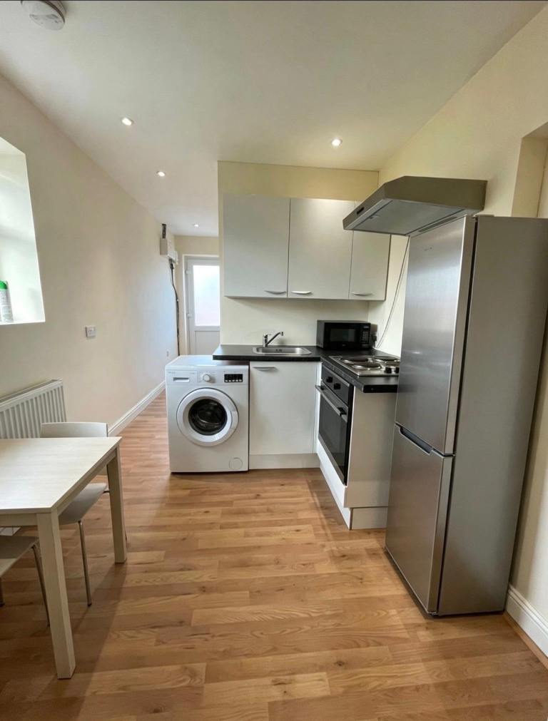 1 Bedroom Flat Bills Included