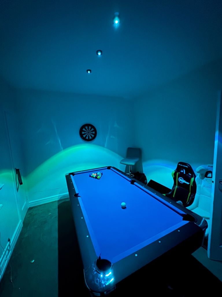 7ft deluxe American blue cloth pool table with internal book return system 