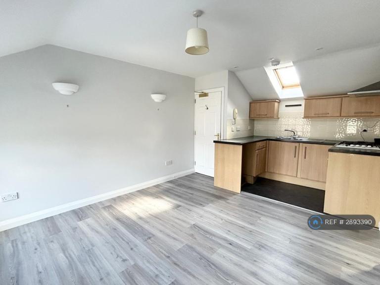 1 bedroom flat in Princess Court, Burton-On-Trent, DE14 (1 bed) (#2893390)