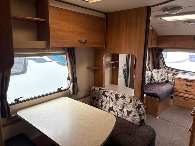 SPRITE MAJOR 4  - 4 BERTH CARAVAN, SIDE LOUNGE AREA ,END WASHROOM & MOTORMOVER