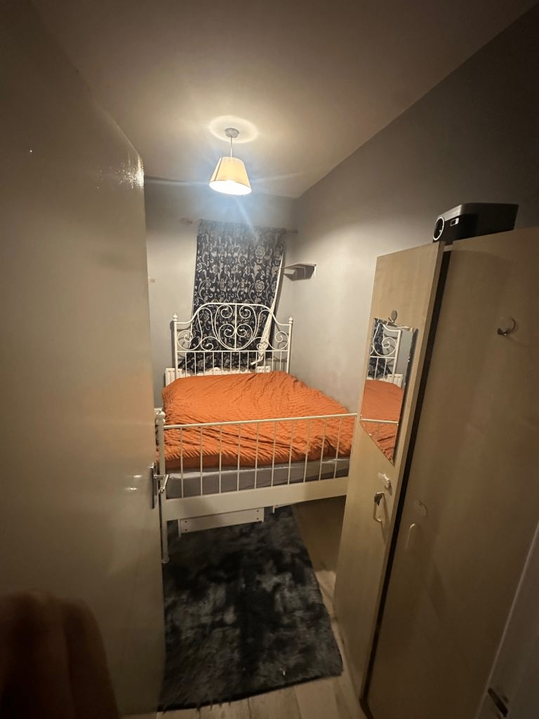Spacious big room available in E7 8DB