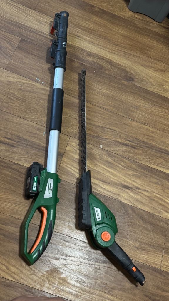 Hawksmoor Cordless long Range Hedge Trimmer 