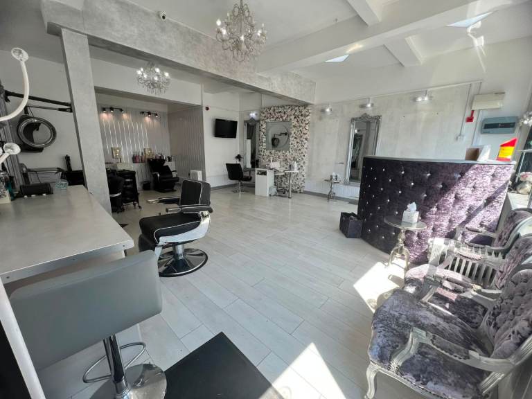 Hair Salon /barber shop to let 