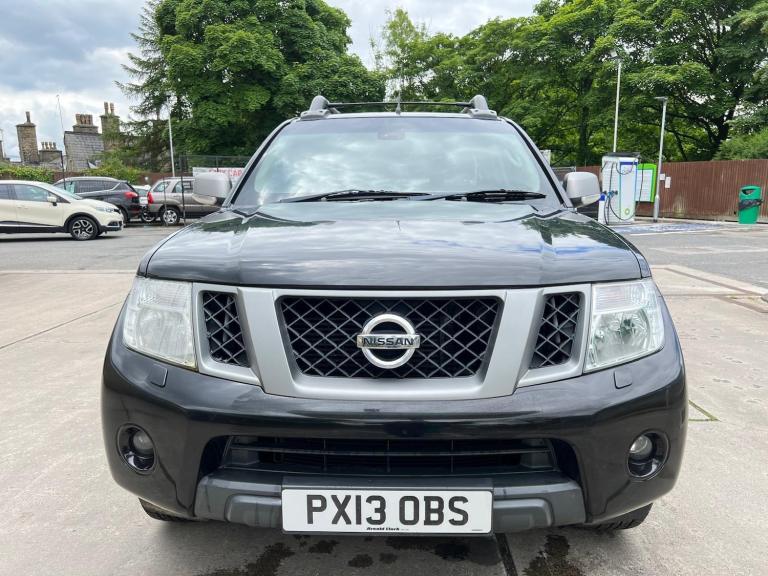 2013 Nissan Navara Double Cab Pick Up Platinum 2.5dCi 190 4WD PICK UP DIESEL Manual
