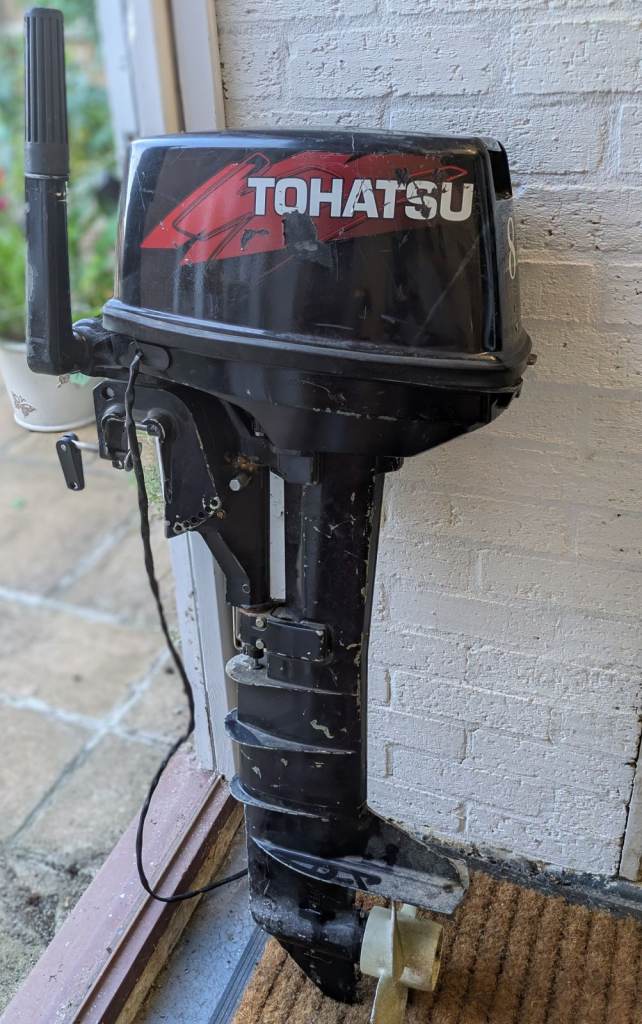 Tohatsu 8hp 2-Stroke Outboard Motor – Black, Used Condition