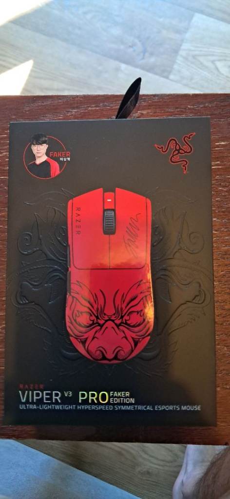 Mouse -Razer-Viper V3 Pro Faker edition.