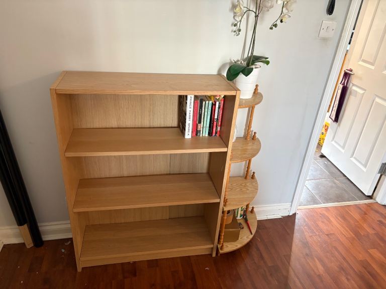Wooden bookshelf (with or without side stand)