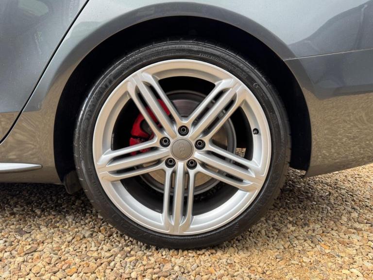 AUDI A4 AVANT 2.0 TDI S line quattro Euro 5 (s/s) 5dr 2015