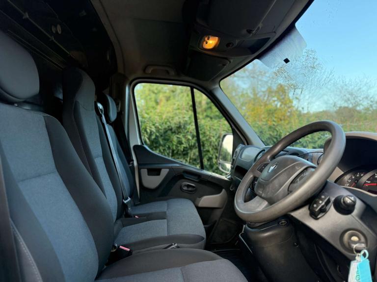 2017 Renault Master 2.3 Master 35 MWB Panel Van Diesel Manual