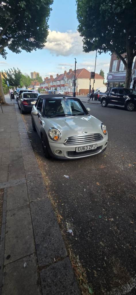 Mini, CONVERTIBLE, Convertible, 2013, Manual, 1598 (cc), 2 doors