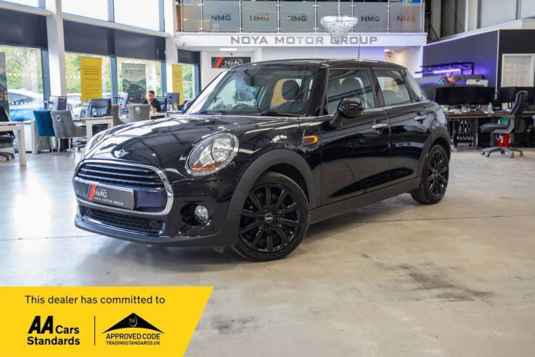 2017 MINI Hatch 1.5 Cooper Hatchback 5dr Petrol Manual Euro 6 (s/s) (136 ps) Hatchback Petrol Manual