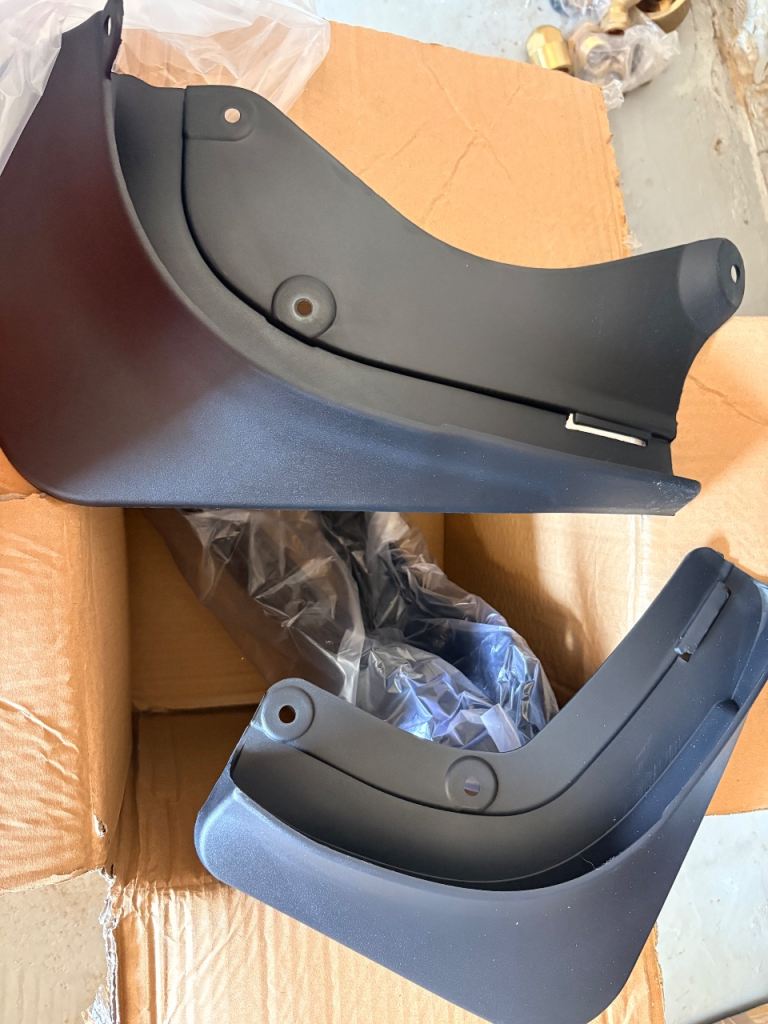 Tesla model y mud flaps full set bnib
