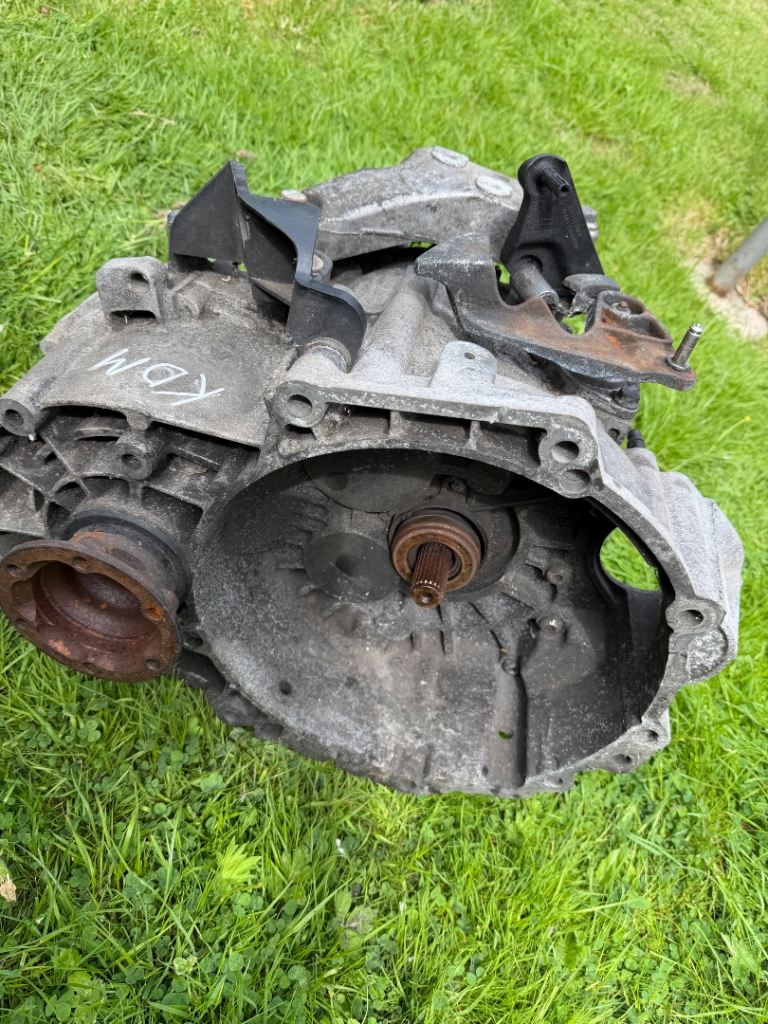 VW TOURAN 6 speed gearbox 