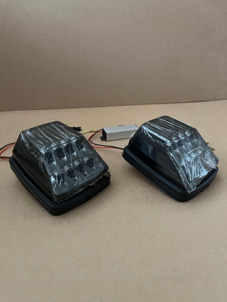Front Indicator Set LED for G Wagon Mercedes G-Class W463 G63 A4639060042 AMG