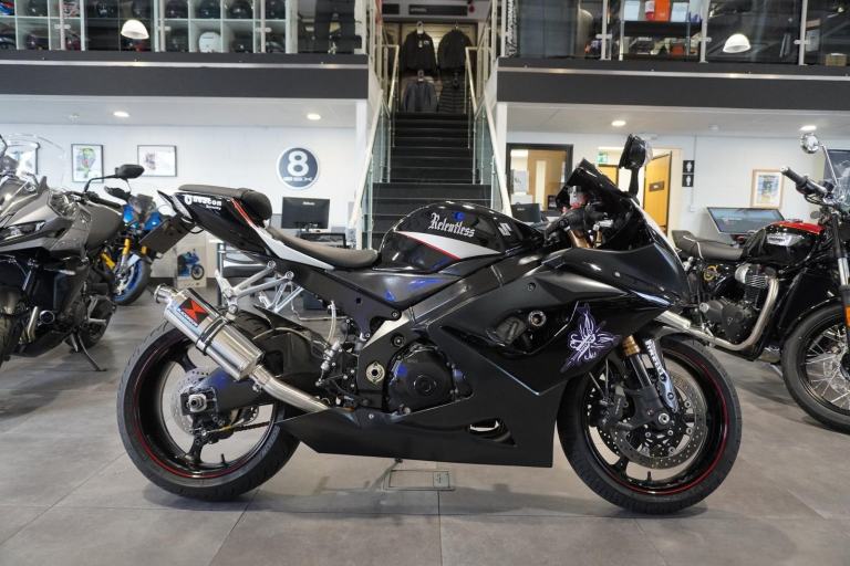 Suzuki GSX-R1000 K6, 2006, Black with just 16701miles Only £5995. 