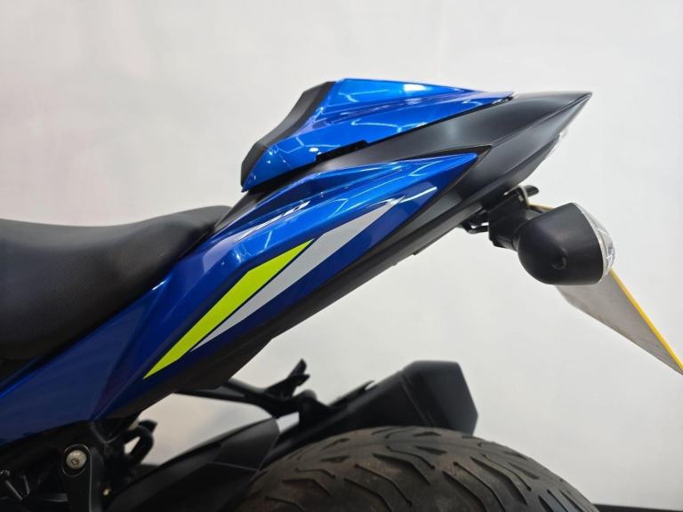 Suzuki GSX-S750 Blue 2020 - Heated Grips, R&G Bungs, R&G Tail Tidy
