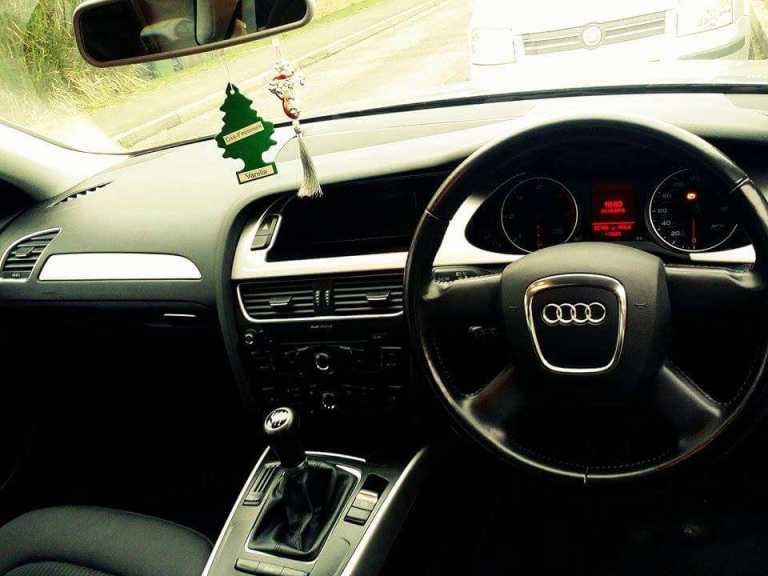 Audi, A4, Saloon, 2011, Manual, 1968 (cc), 4 doors