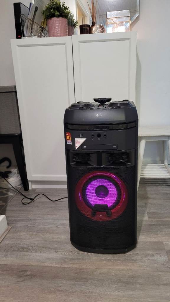 LG XBOOM Go Portable Speaker – Good Condition and flly working