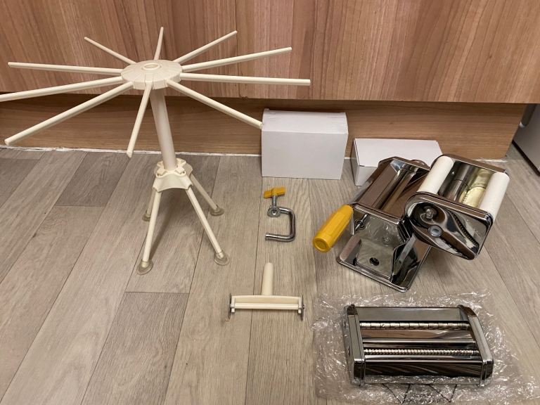 PRE-OWNED MULTI PASTA MAKER SET 