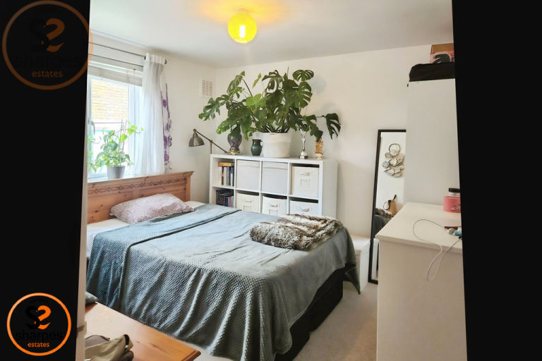 1 bedroom in Flat 1, 71 Leyton Road, Merton, London, Greater London