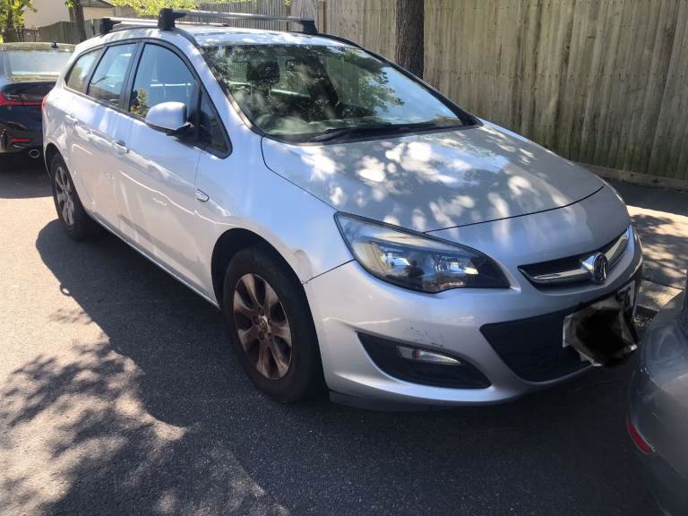 Vauxhall astra 1.6 diesel free ulez chain noise starts and drives in daily use  tax and mot