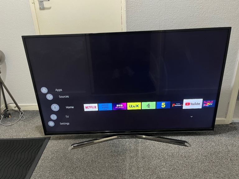 Hitachi 55″ 4K Ultra HD HDR Smart LED TV in Great Condition