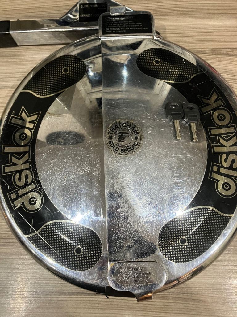 Disklok  Steering Wheel Lock - Small - with 2 x keys - Chrome Finish