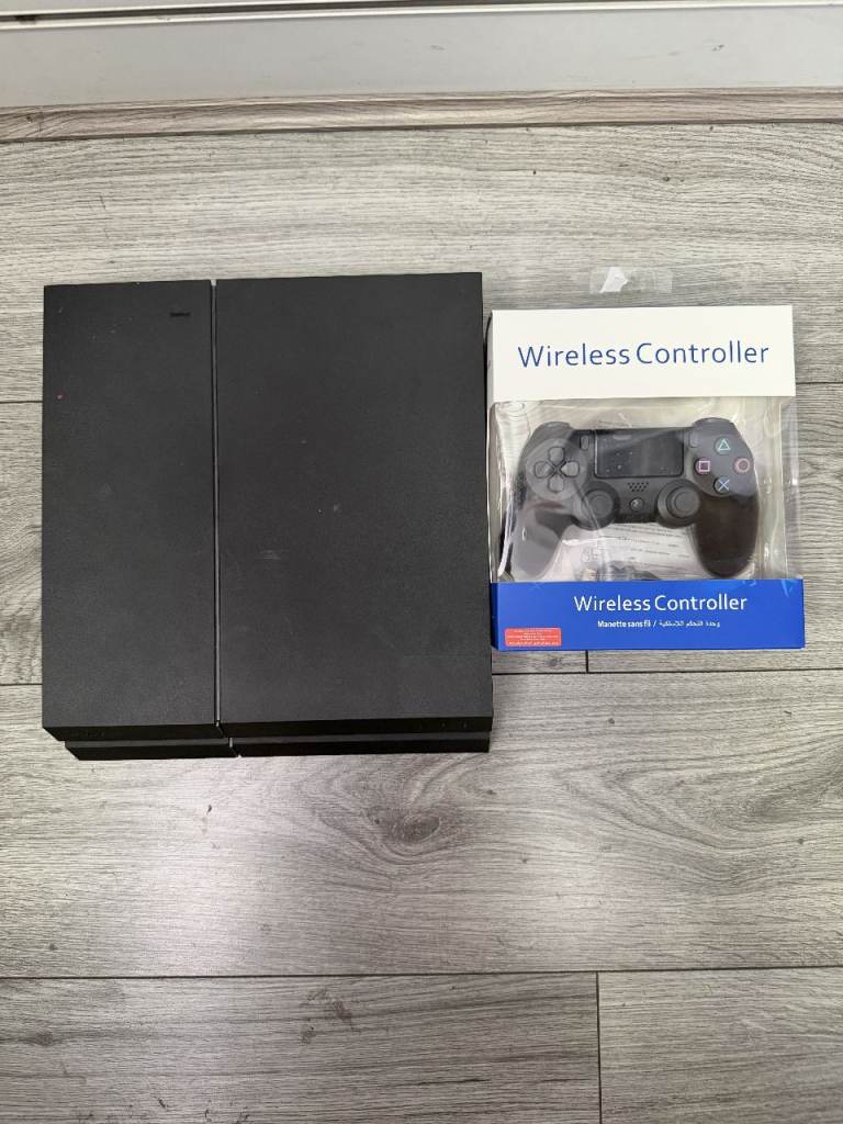 SONY PLAYSTATION 4 BLACK 500GB WITH CONTROLLER AND RECEIPT