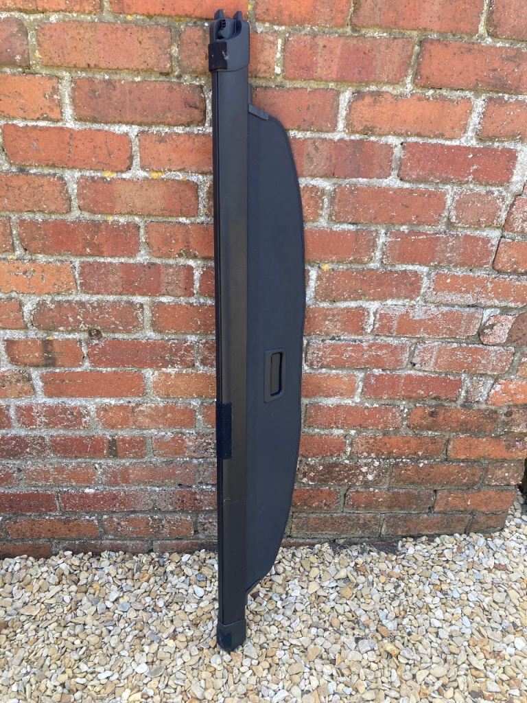 Land Rover Discovery 2022 Parcel Shelf – great condition 