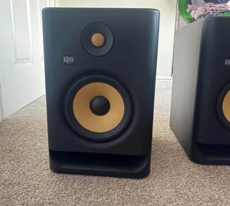 KRK Speaker ROKIT7G4 7" POWERED MONITOR,Black