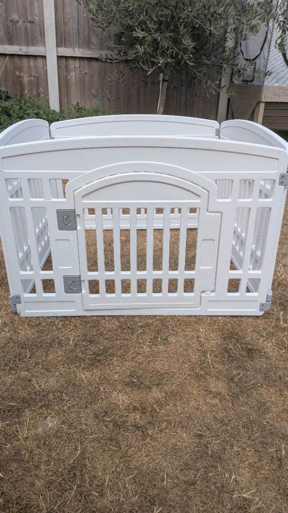 Pet playpen 